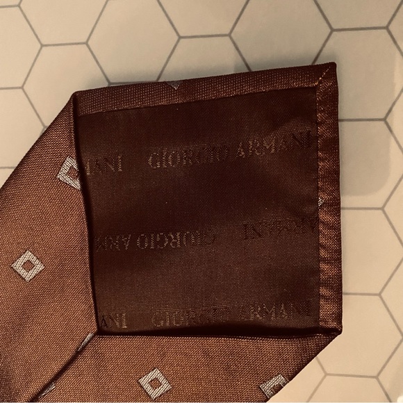 Armani 100% silk tie 🤎 - Picture 4 of 4